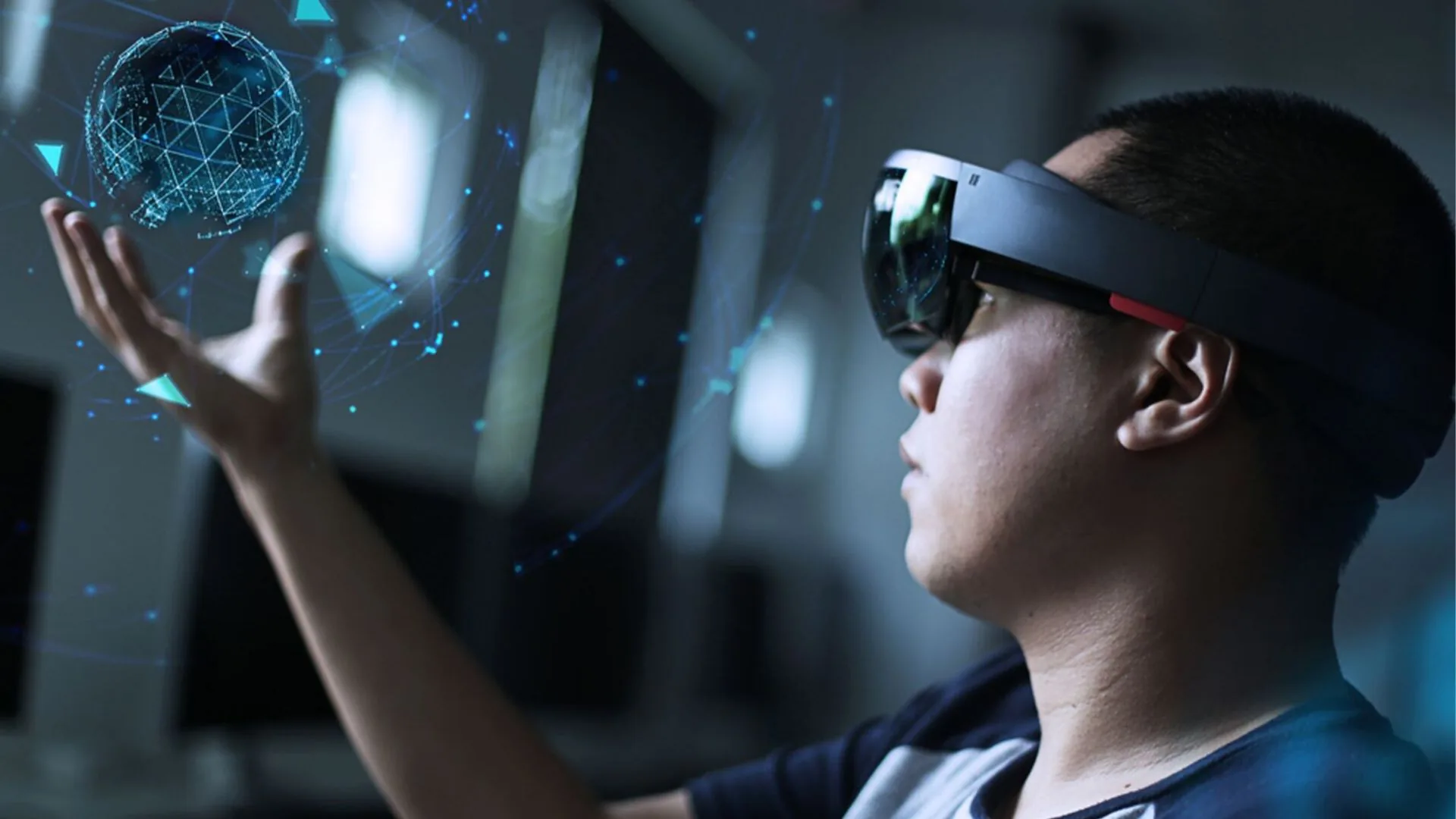 Augmented Reality (AR)